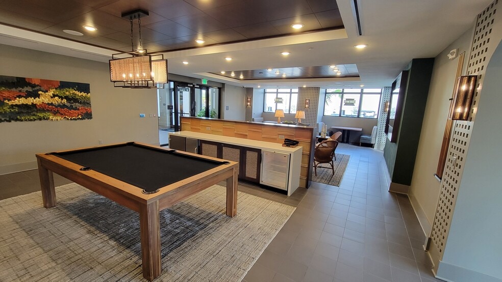 Building Photo - 6833 SW 28th Ter