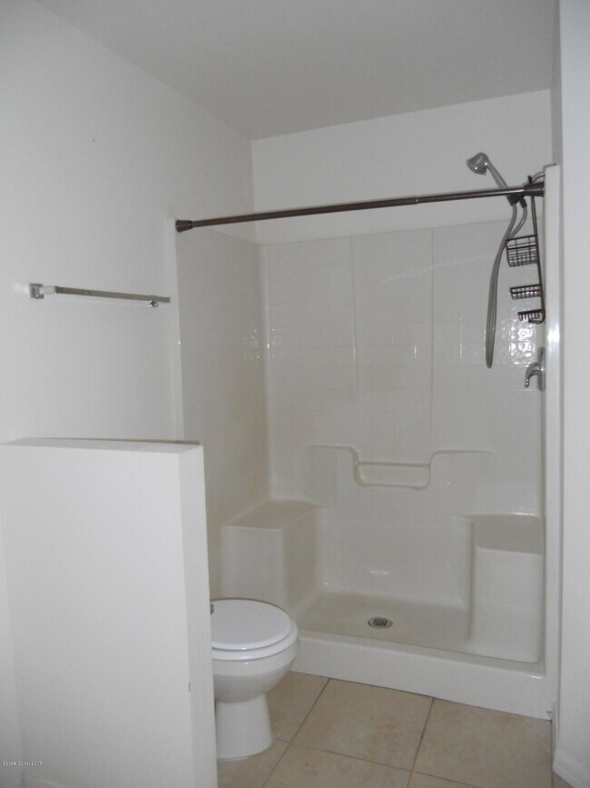 Building Photo - 540 Benton Dr