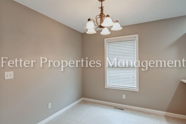 Building Photo - Beautiful 3bd 2.5 bath Northside