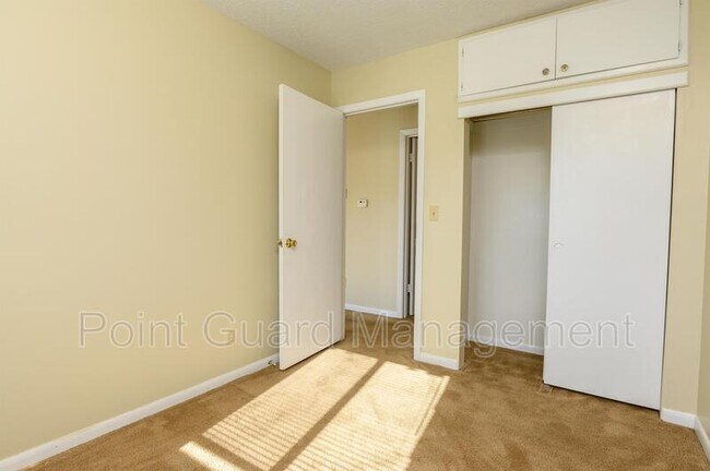 Building Photo - 2250 S Oliver Ave