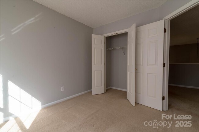 Building Photo - 6138 Garamond Ct