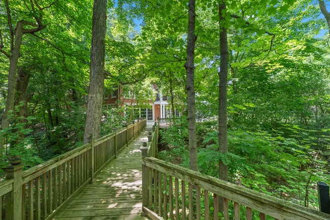 Building Photo - 493 Hazel Ave