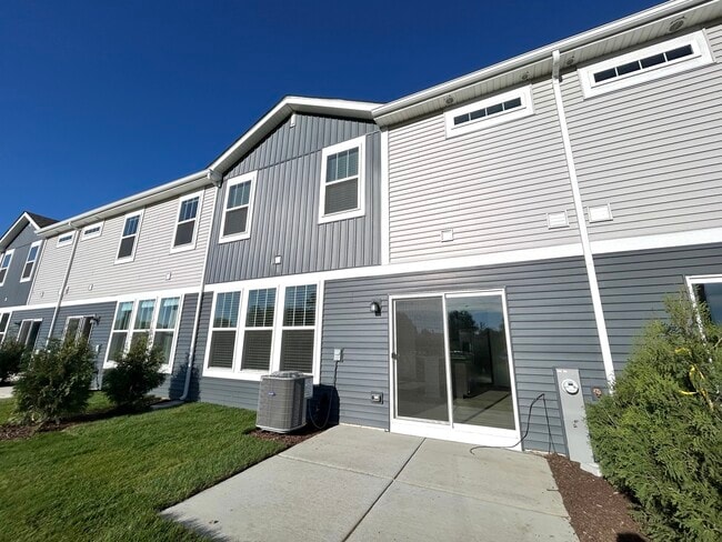Building Photo - 612 Cassia Ct