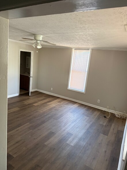 Building Photo - 1462 St Michael Ave