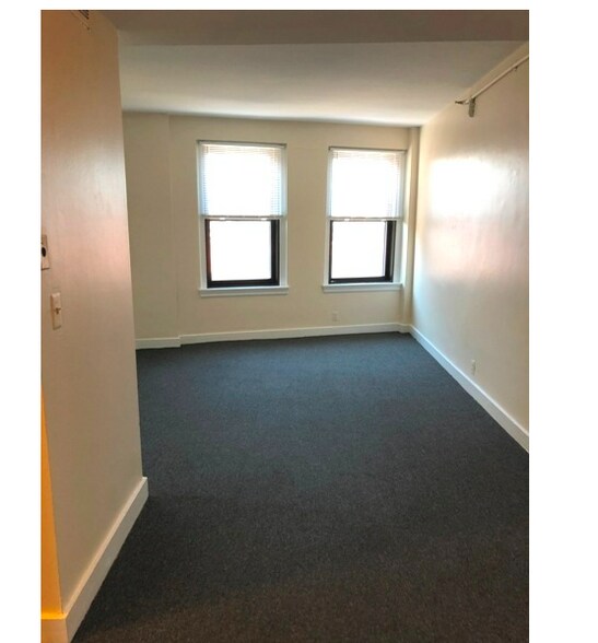 Building Photo - 461 Commonwealth Ave