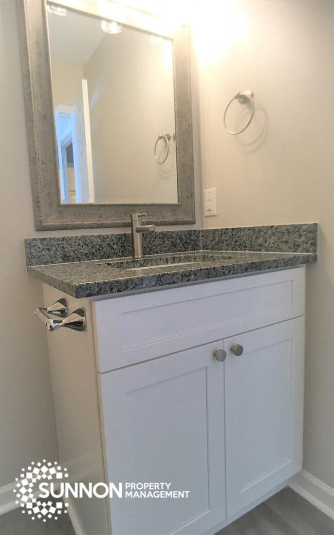 Building Photo - 4 Bed 2.5 Bath in Woodstone with Fenced Yard