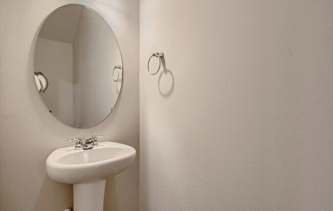 Building Photo - Bethany Beauty: Smart home w/gas range, 2 ...