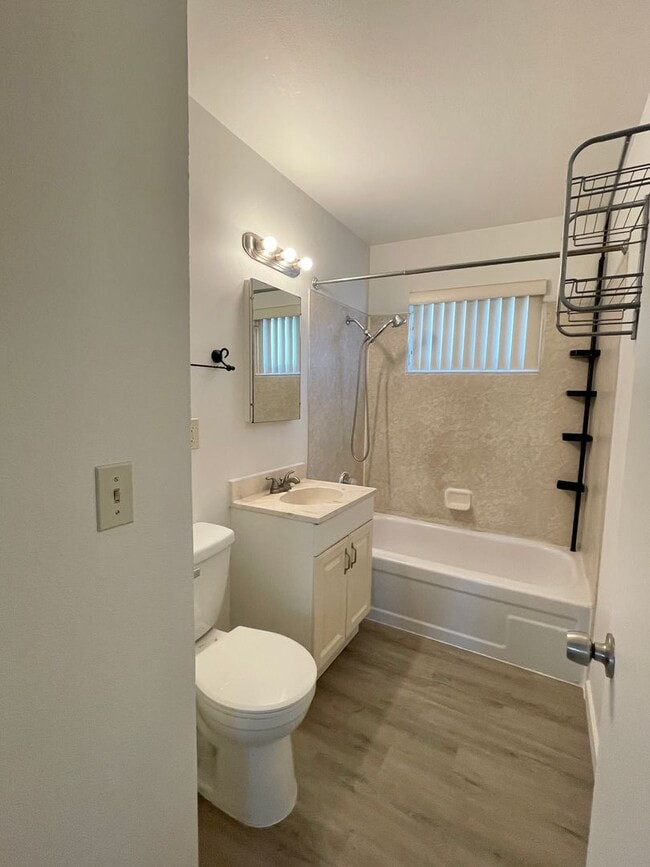 Building Photo - Refreshed 3 bed/1 bath Foothills Farms Home