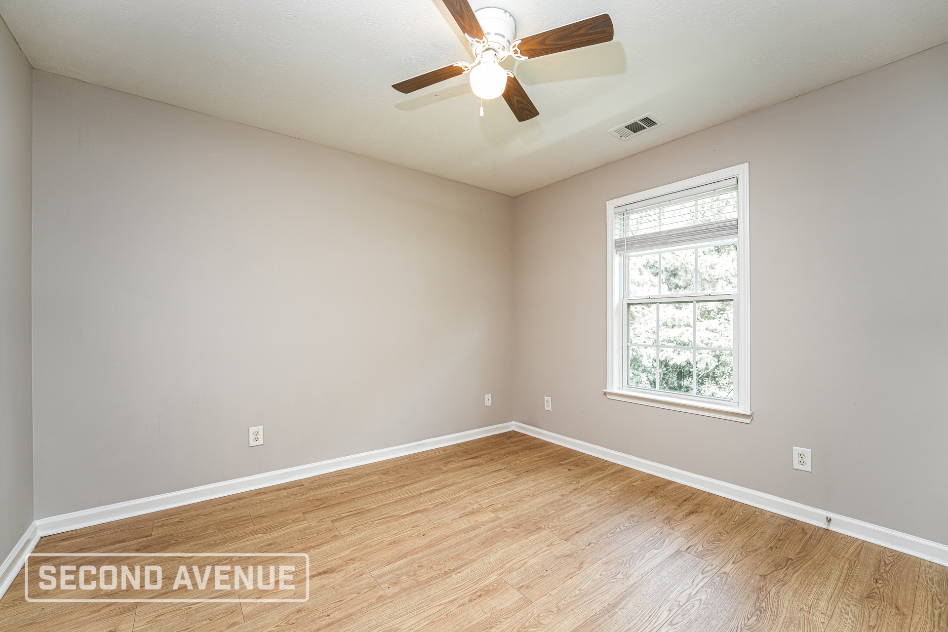 Building Photo - 3748 White Pine Rd