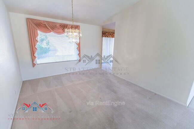 Building Photo - 10864 E Lindner Ave