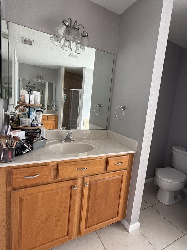 Building Photo - 1211 SW Dalton Ave