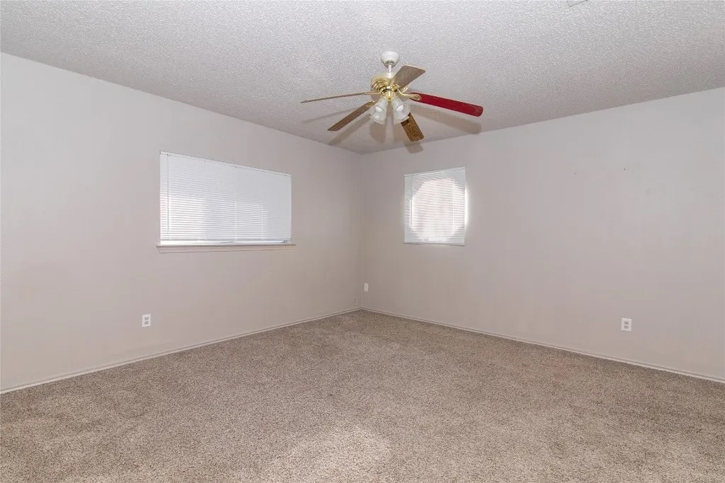 Building Photo - Room in House on Heyerdahl Dr