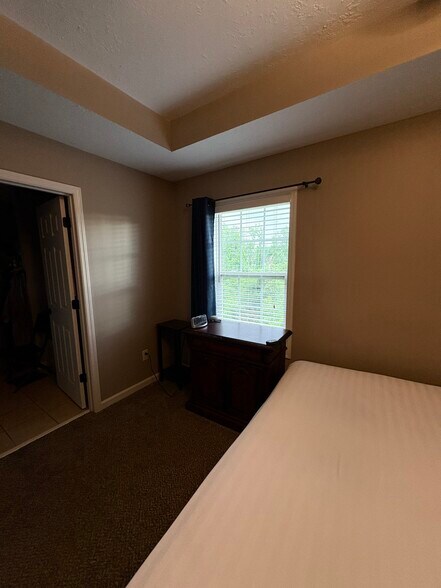 Building Photo - 3957 High Chaparral Dr