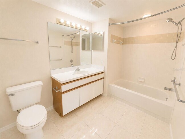 Building Photo - 2323 Feather Sound Dr