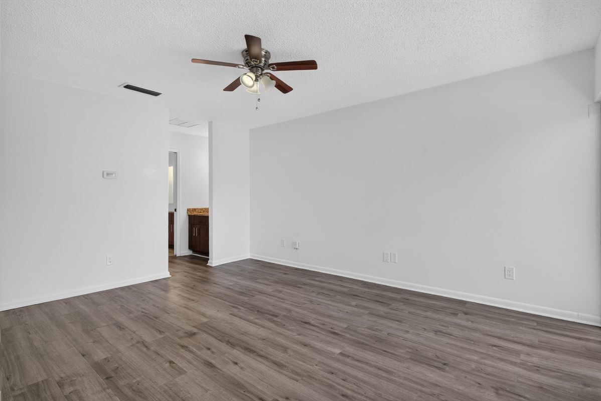 Building Photo - 7812 Linkside Dr