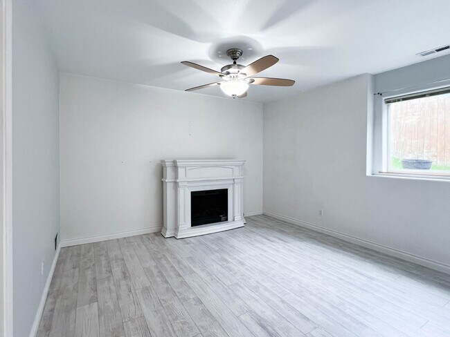 Building Photo - 17841 Beaujolais Dr