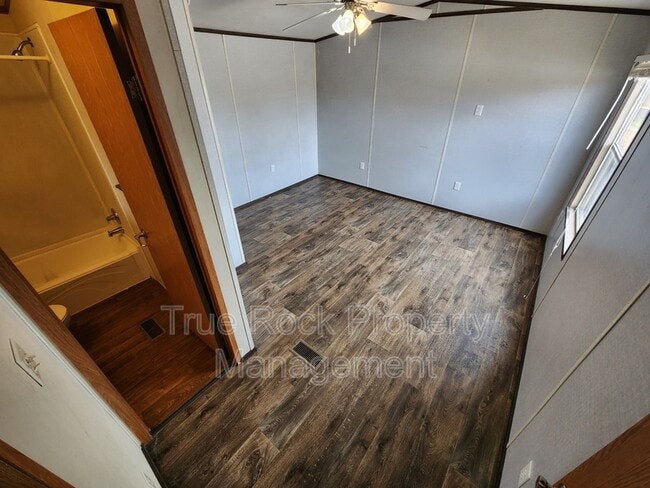 Building Photo - 16780 County Rd 1525