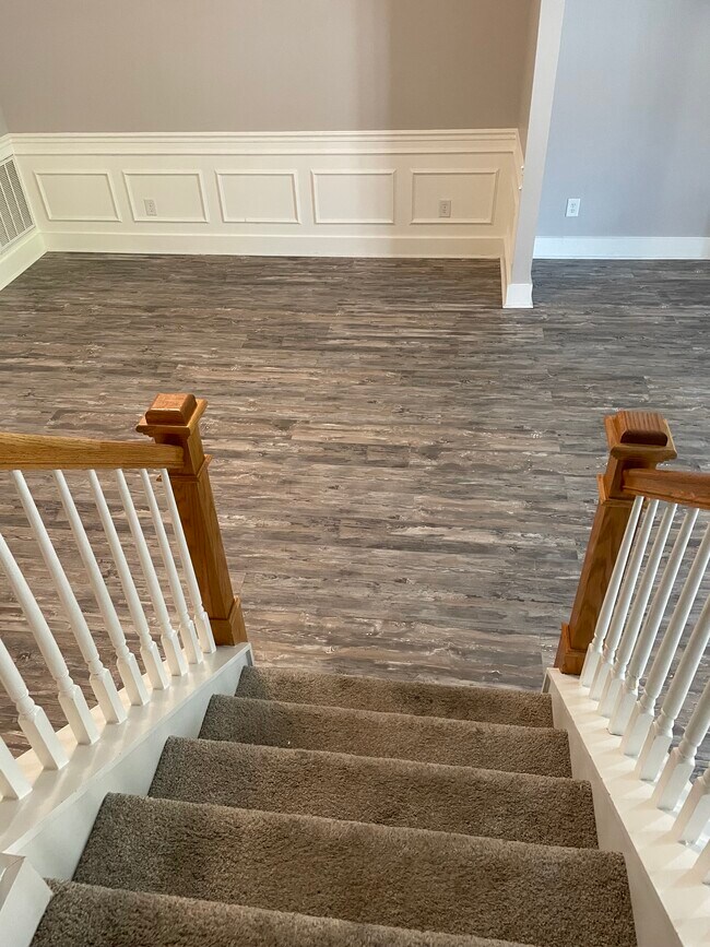 Building Photo - 183 Augusta Ave