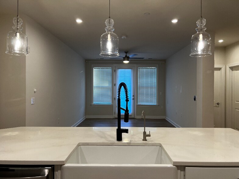 Building Photo - 3927 Fair Ridge Dr