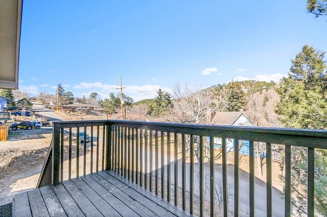 Building Photo - 26172 Center Dr