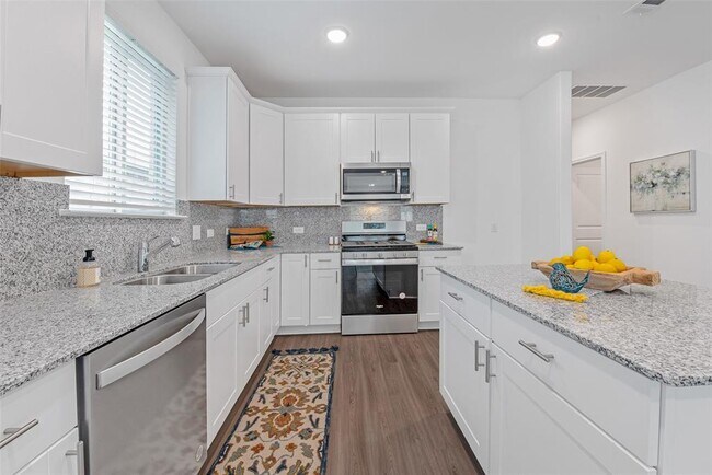 Building Photo - 340 Appaloosa Dr
