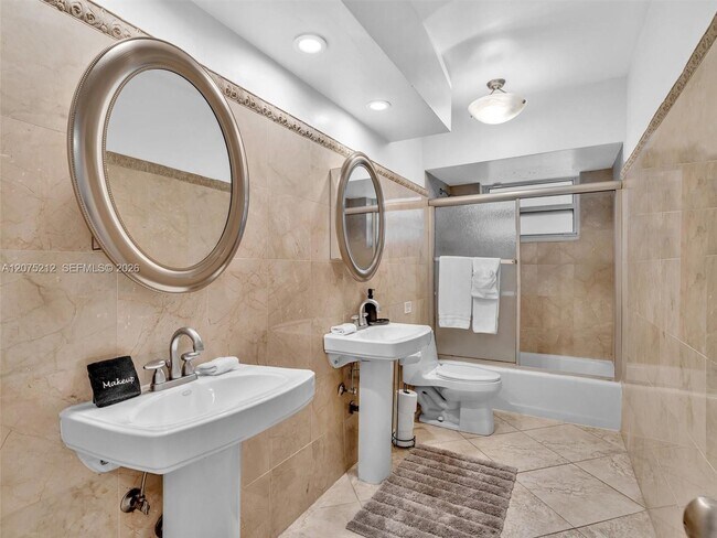 Building Photo - 413 Tamarind Dr