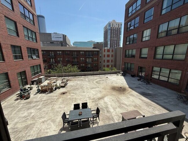 Building Photo - Modern Loft Living in the Heart of Downtow...