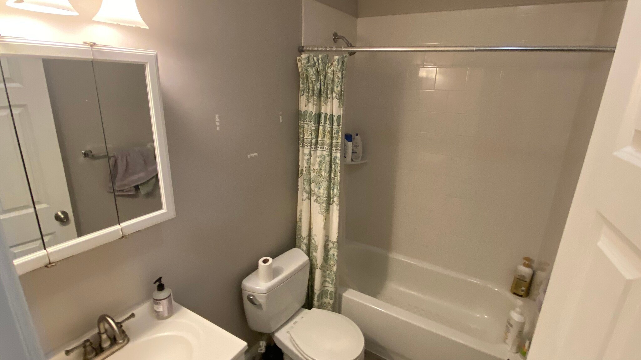 Building Photo - 23 St Lukes Rd