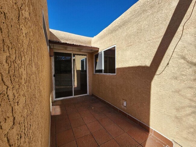 Building Photo - 3073 Plaza Blanca