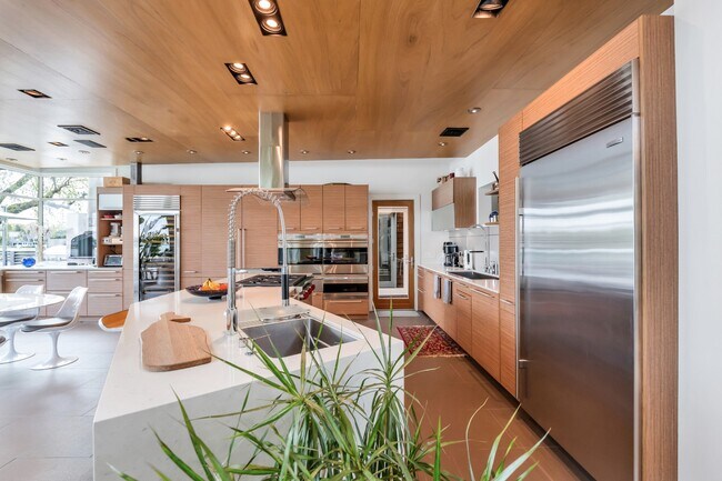 Building Photo - 54 Bay View Dr E