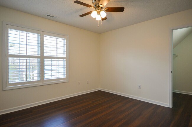 Building Photo - Escoba Bay Community- 3 Bedroom PLUS Bonus Room