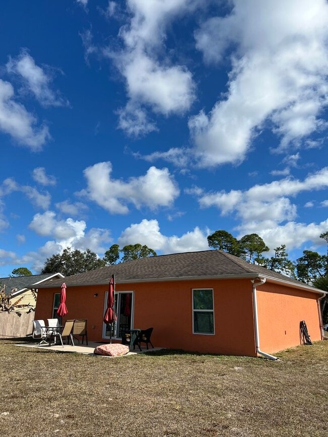 Building Photo - North Port