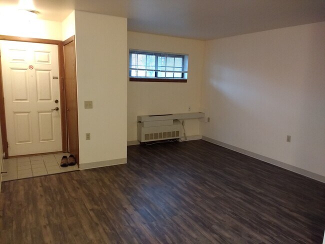 Building Photo - 3025 Commercial Ave