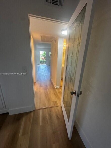 Building Photo - 182 Dorset E