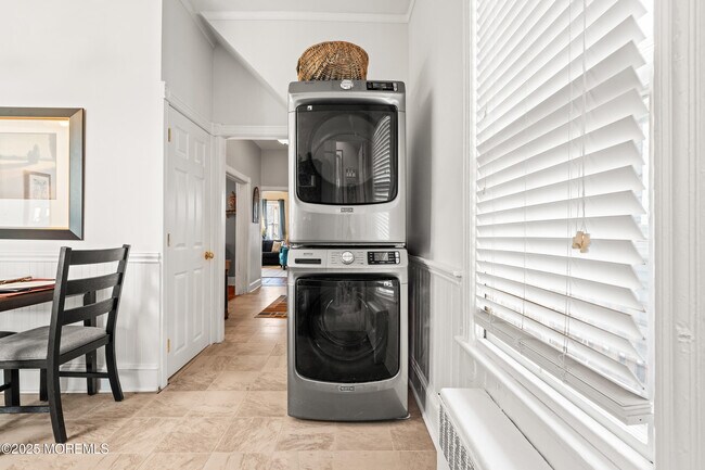 Building Photo - 49 Franklin Ave