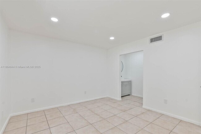 Building Photo - 8401 SW 107th Ave