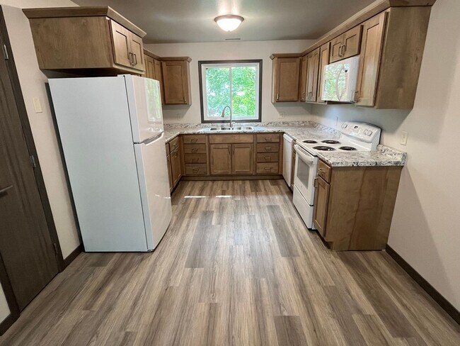 Building Photo - 313 4th St NW