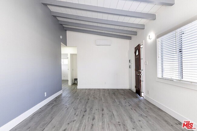 Building Photo - 11132 Montecito Dr