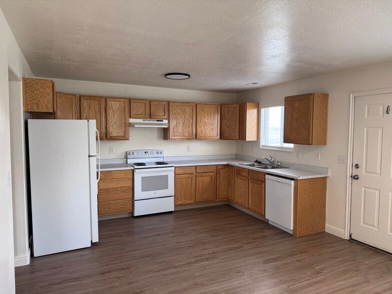 Building Photo - 2455 W 450 N