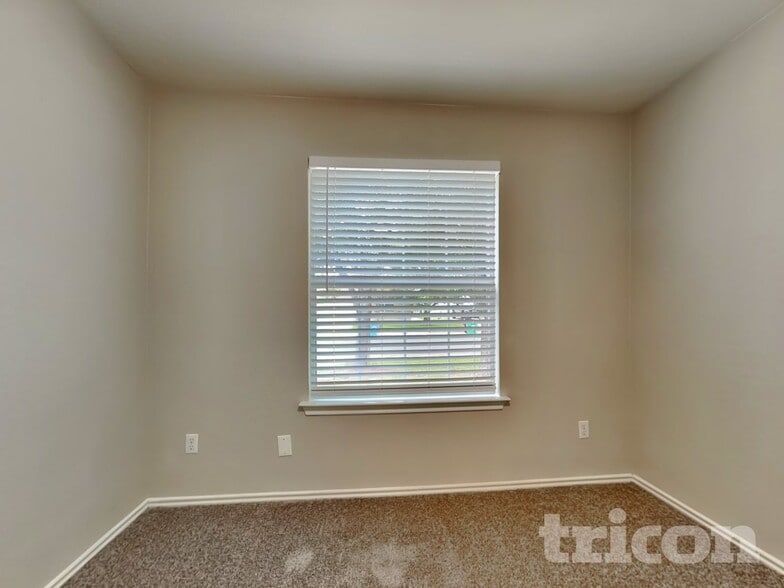 Building Photo - 302 Bird Dog Bend