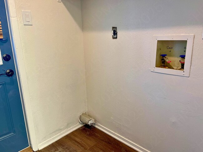 Building Photo - 8024 Echo Wind St