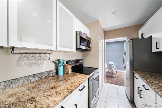 Building Photo - 3098 S Cherry Way