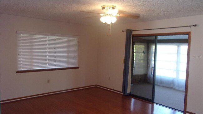 Building Photo - 10015 SW 90th Ct