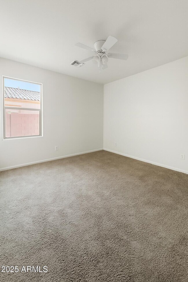 Building Photo - 910 S 199th Ln