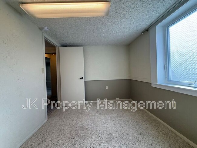 Building Photo - 2716 Central Ave