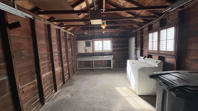 Building Photo - 110 S 4th St