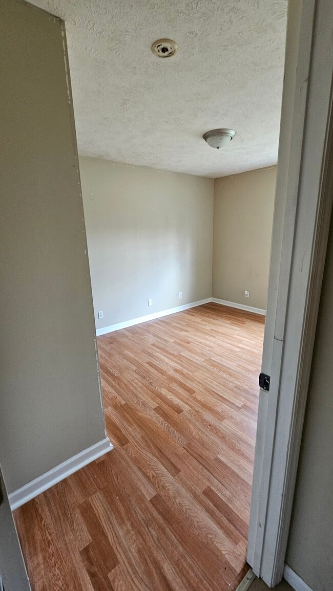 Building Photo - 111 Dixie Ct