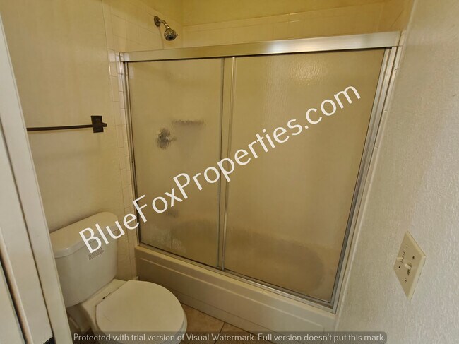 Building Photo - 2740 N Malibu Dr