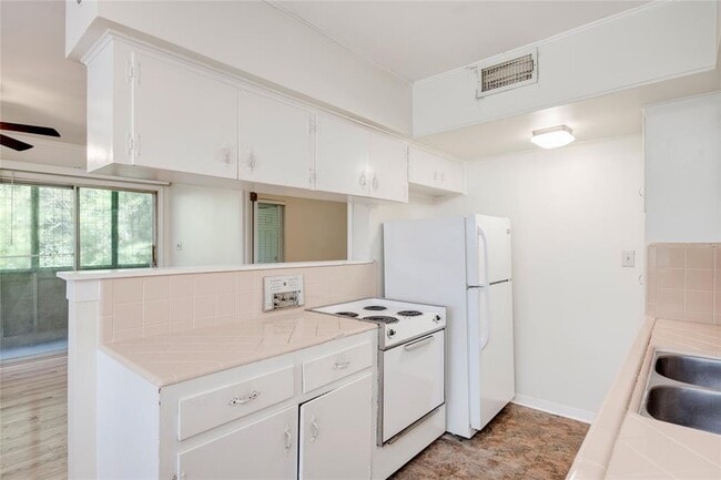 Building Photo - 1511 Shoal Creek Blvd