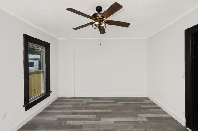 Building Photo - Check out this spacious 2bdr home for rent!